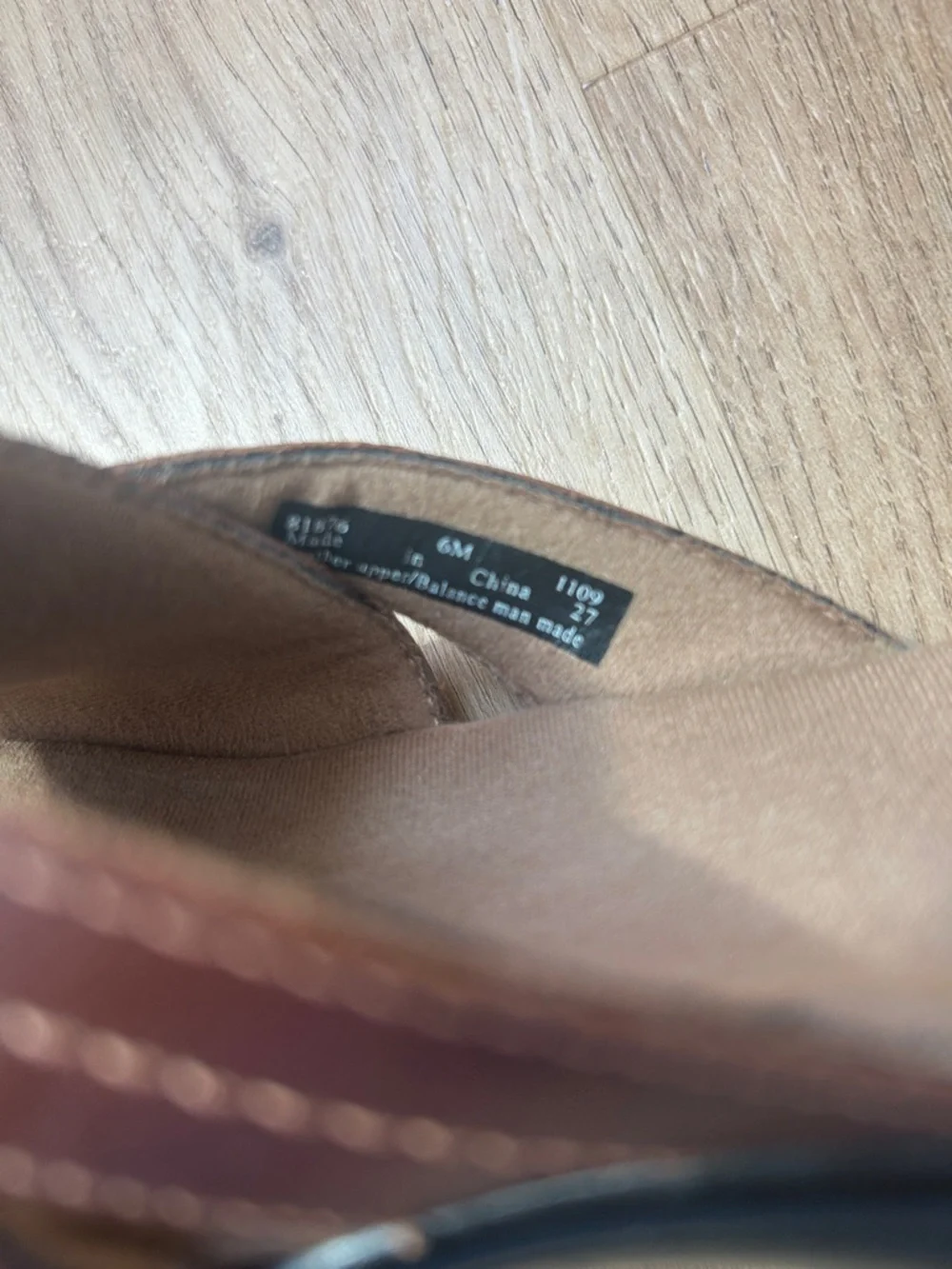 Clarks Brown Woven Leather Slide Sandals with Cross-Strap Detail Size 6